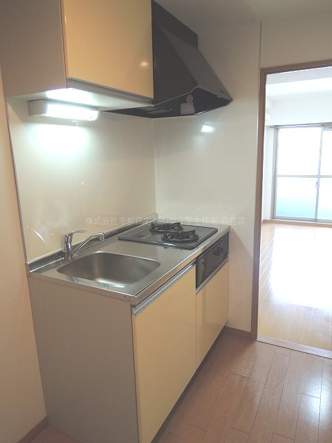 キッチン　(同マンション別部屋)反転有
