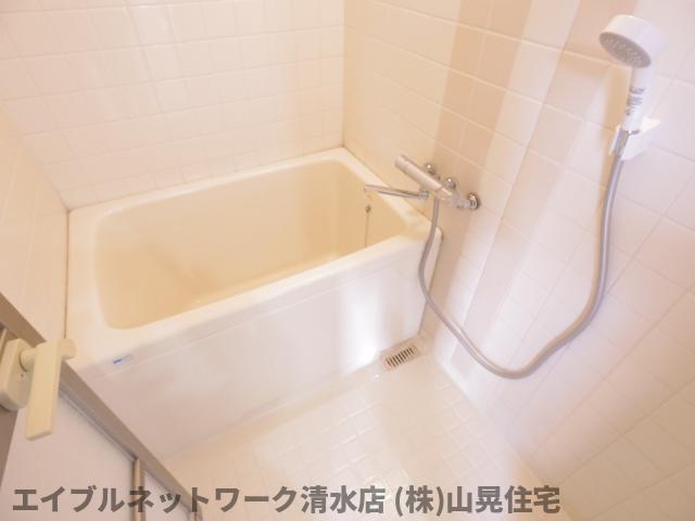 バス・シャワールーム　お風呂で日々の疲れを落としましょう