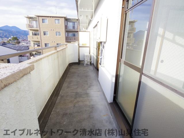 バルコニー　広々としたバルコニーです