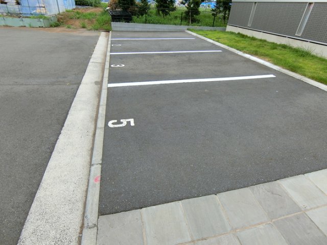 駐車場　駐車場