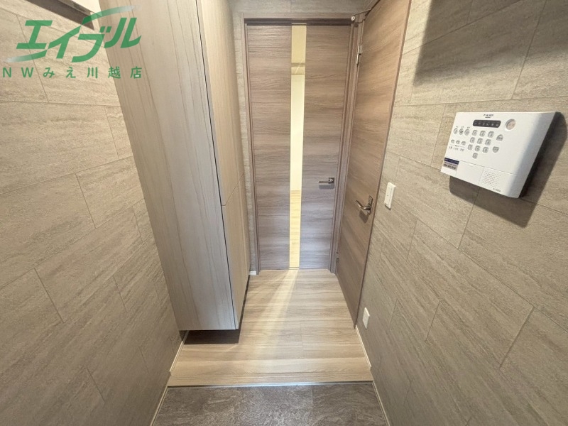 玄関　同型別部屋写真