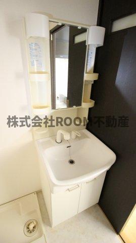 洗面設備　使いやすい独立洗面台です