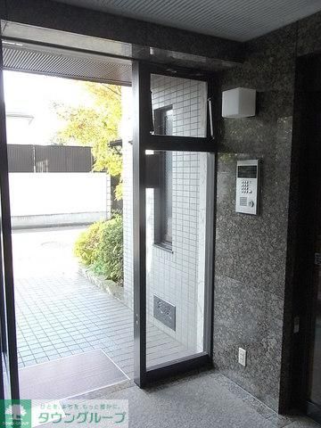 セキュリティ　オートロック付きのエントランス