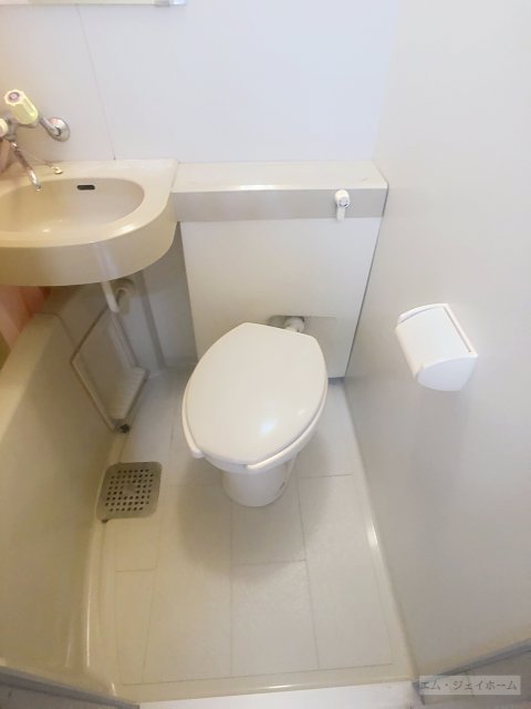 ＪＲ東海道本線 瀬田駅 徒歩17分 3階建 築34年のトイレ写真