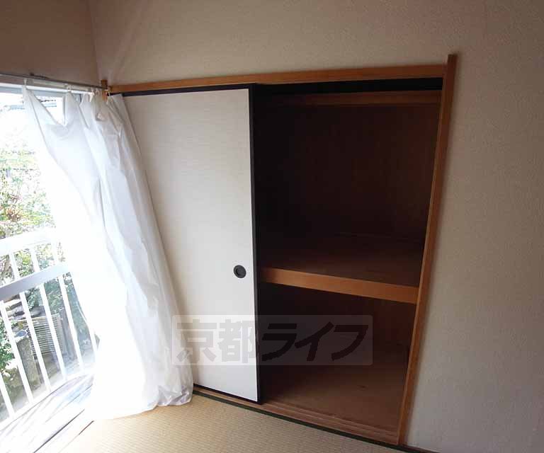 収納　奥行きたっぷりの使いやすい収納です