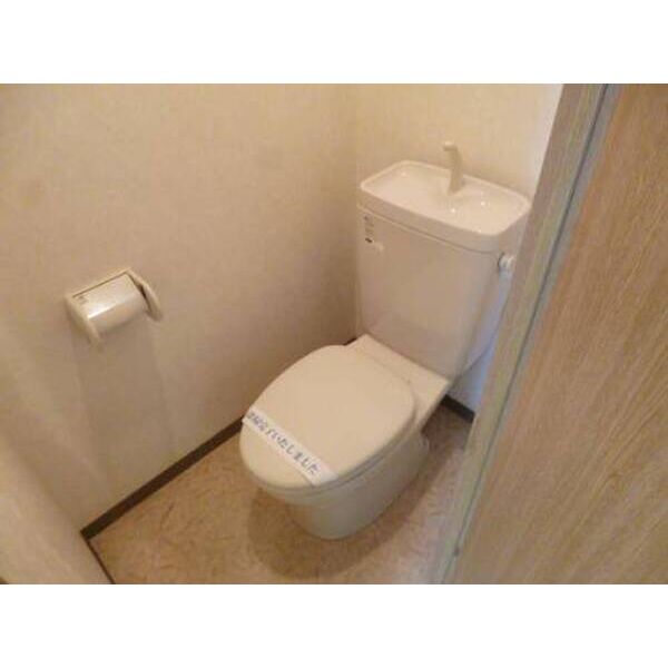 ケイエイチケイコート板宿のトイレ写真