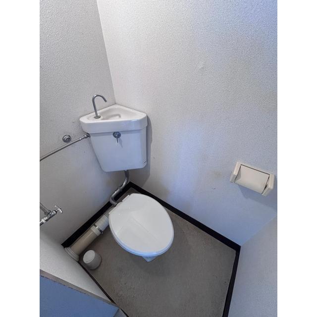 鶴甲コーポ37号棟のトイレ写真