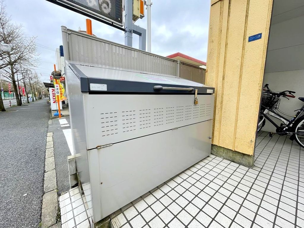 ＪＲ京葉線 稲毛海岸駅 徒歩10分 4階建 築37年の外観写真