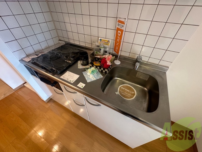 キッチン　システムキッチン。グリル付きでお魚も焼けますね。