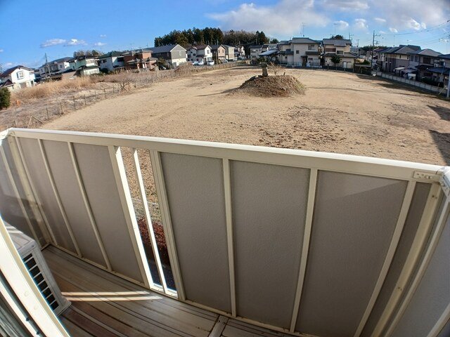 バルコニー　暖かな日差しのふりそそぐバルコニー