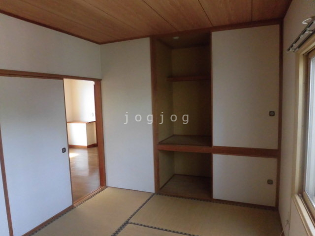 収納　大きな押し入れです