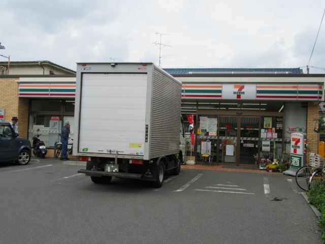 コンビニ　セブンイレブン（コンビニ）まで80m