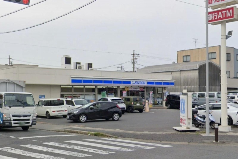 コンビニ　ローソン 中川馬手町一丁目店（コンビニ）まで453m
