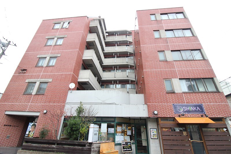 建物外観　駅近！ネット無料！
