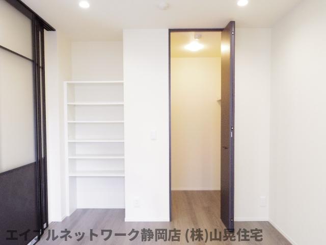 収納　たっぷりとした収納スペースです