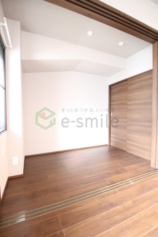 居室・リビング　明るい洋室です