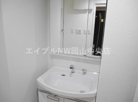 【岡山市北区表町のマンションの洗面設備】