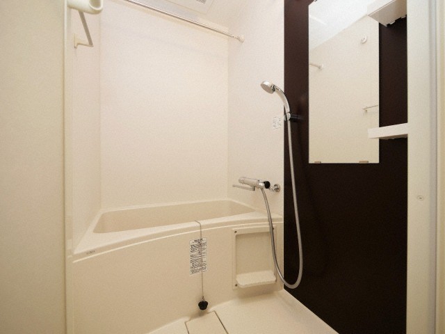 バス・シャワールーム　ゆったり過ごせるお風呂です