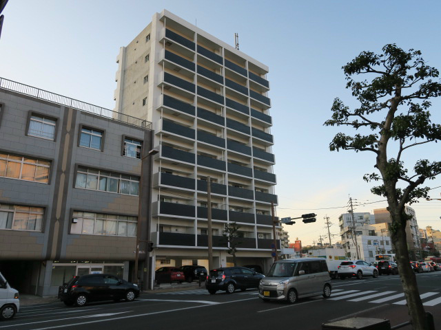 modern palazzo 文教通りの建物外観