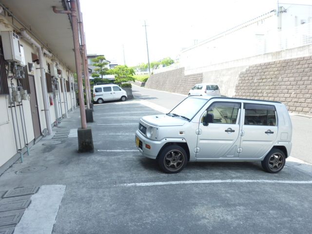 【コーポ星ケ峯の駐車場】