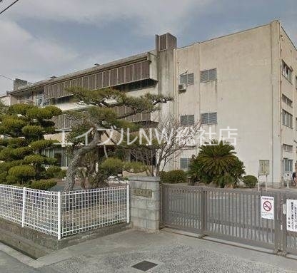 【総社市中央のマンションの小学校】