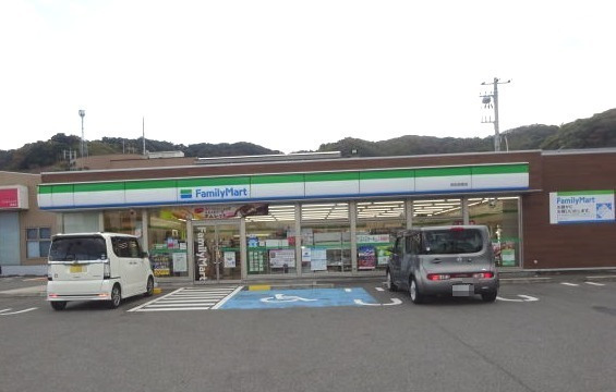 コンビニ　ファミリーマート 有田宮崎店様（コンビニ）まで881m