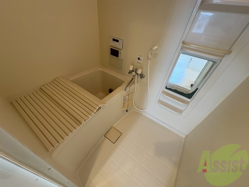 バス・シャワールーム　お風呂になります。一日の疲れを癒してくださいね。