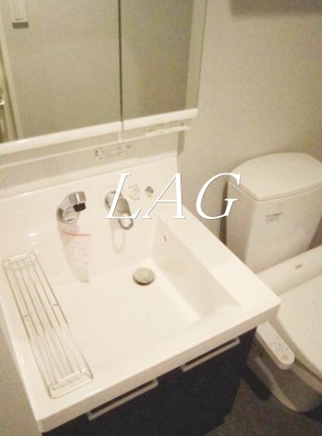 洗面設備　独立洗面台です。