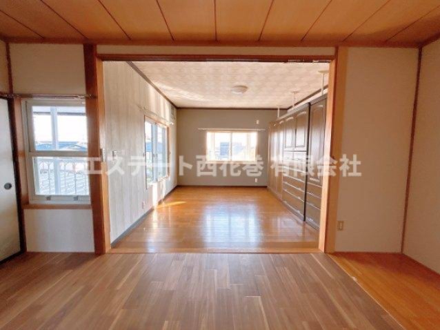 その他部屋・スペース　2階洋室はかーてんで仕切ることが可能です。