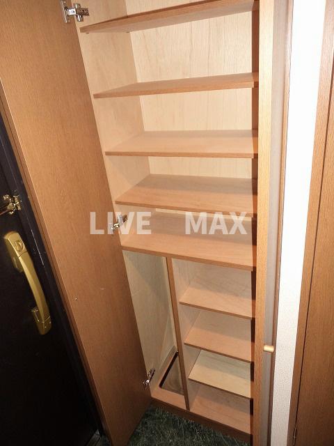 収納　シューズボックス