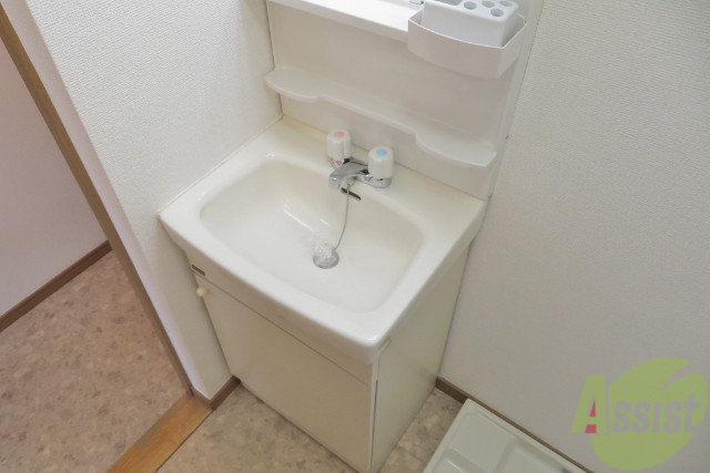 洗面設備　独立洗面台がありました。朝の身支度はこちらで。