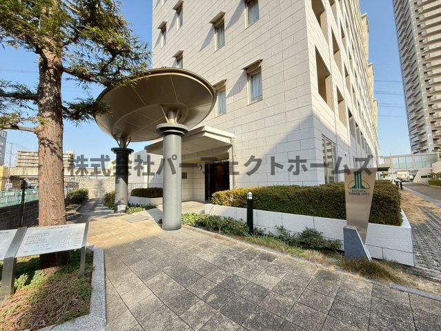 エントランス　落ち着いたエントランスです