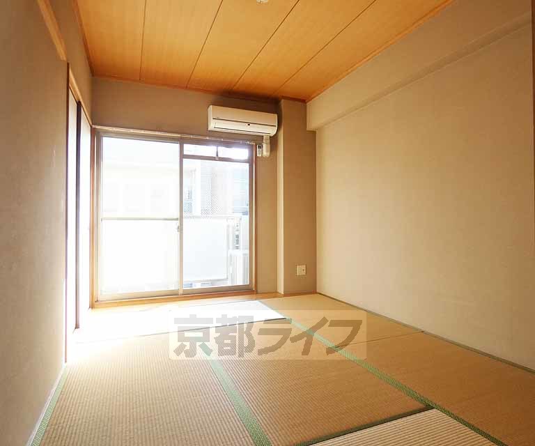 居室・リビング　きれいな和室です。