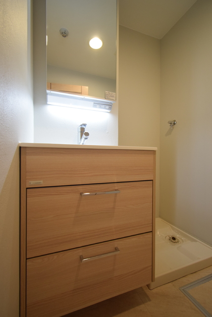 洗面設備　同間取りの別部屋のお写真です。ご参考までに御覧ください。