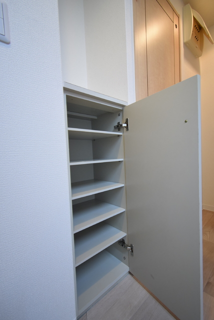 玄関　同間取りの別部屋のお写真です。ご参考までに御覧ください。