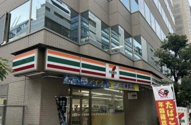 コンビニ　セブンイレブン大阪安土町1丁目店（コンビニ）まで176m