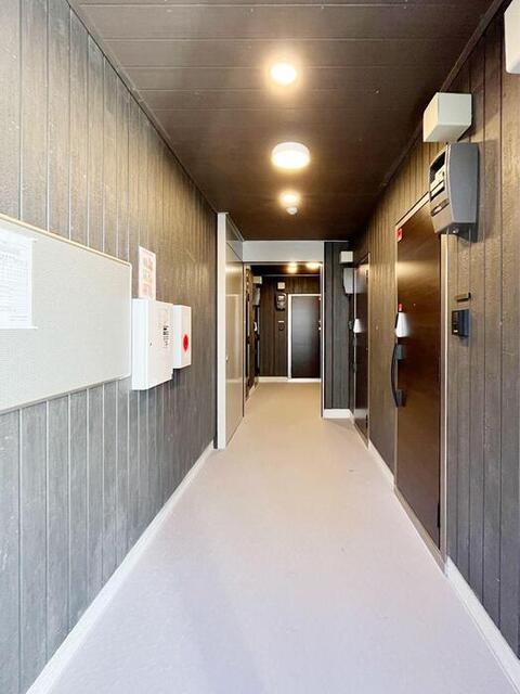 エントランス　共用廊下