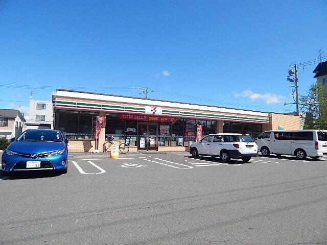 コンビニ　セブンイレブン札幌北郷5条店（コンビニ）まで988m
