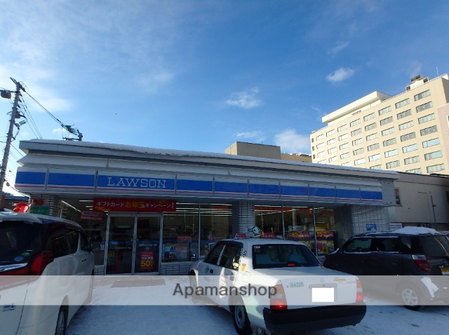 コンビニ　ローソン（コンビニ）まで447m
