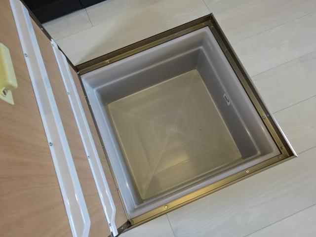 収納　床下収納
