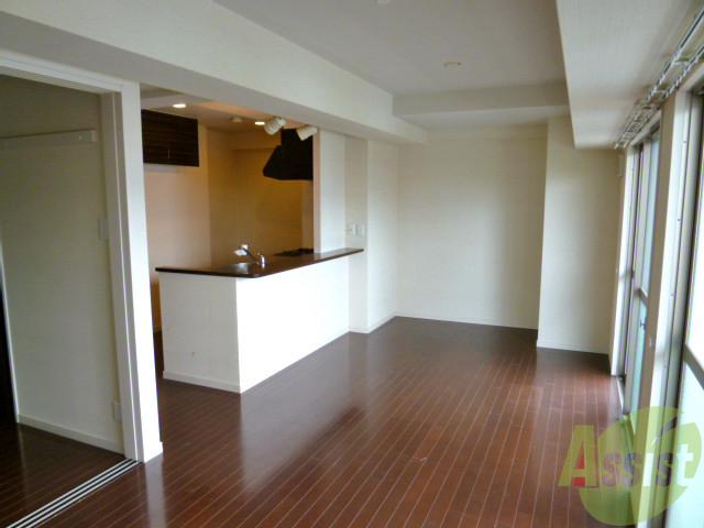 居室・リビング　カウンターキッチンのリビングがオシャレですね～。