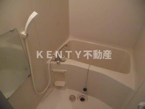 バス・シャワールーム　コンパクトで使いやすいお風呂です