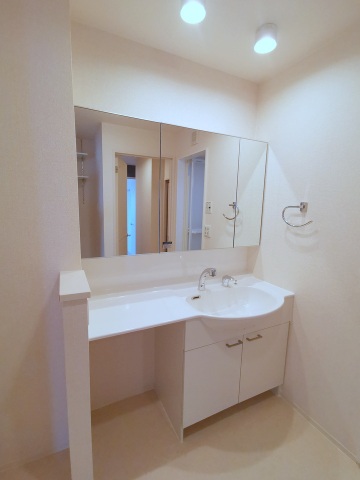 洗面設備　大型洗面化粧台