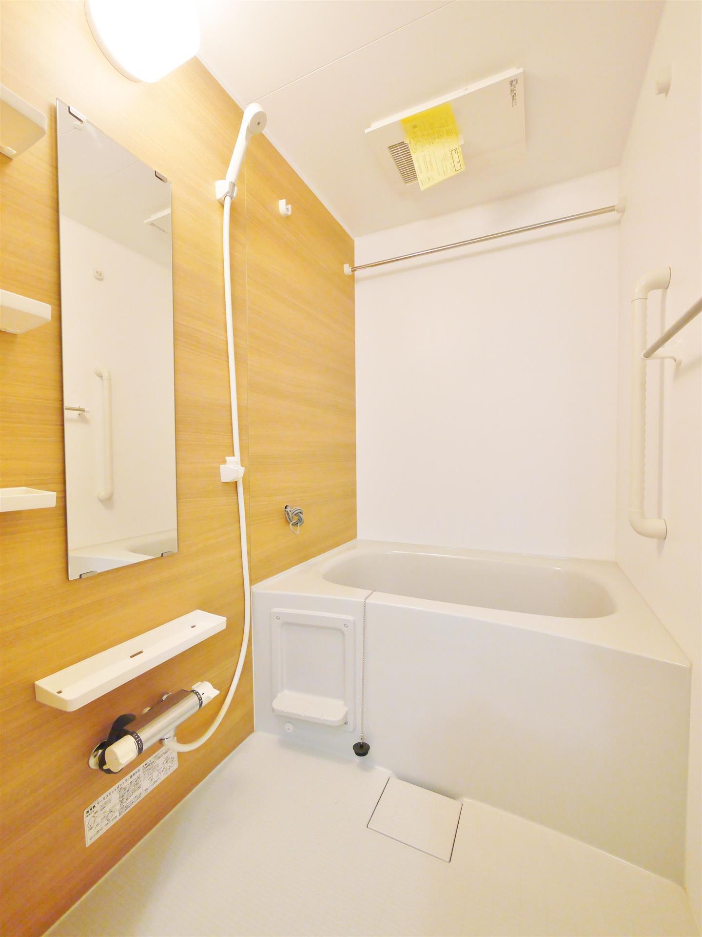 バス・シャワールーム　※同タイプ1K202号室のモデルルーム同仕様写真です※