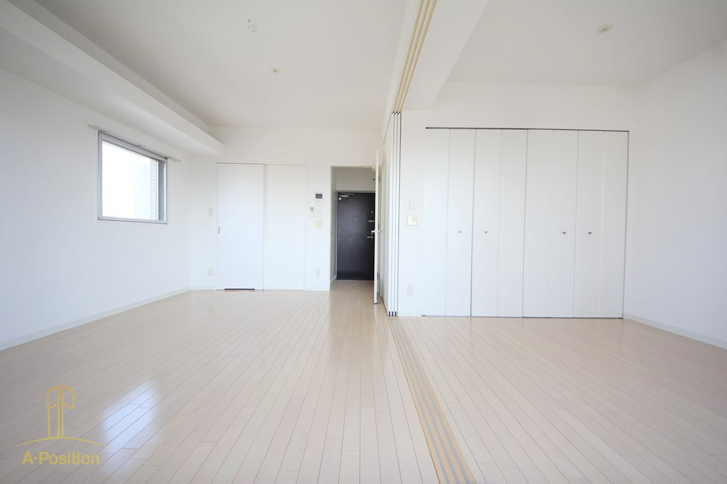 居室・リビング　ドゥーエ谷町