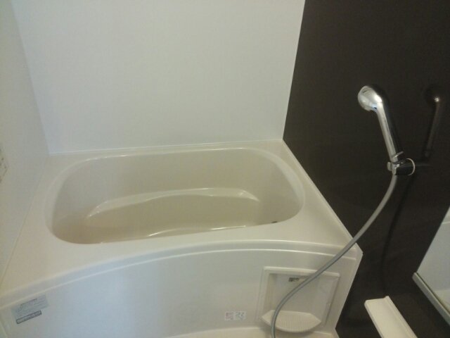 バス・シャワールーム　ゆったり過ごせるお風呂です