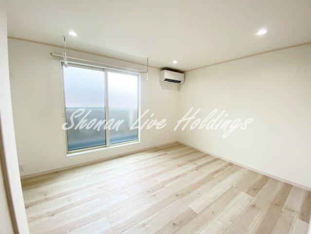 居室・リビング　7.3帖のお洒落な洋室♪