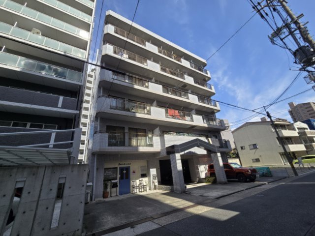 建物外観　ラ・メゾンエスト