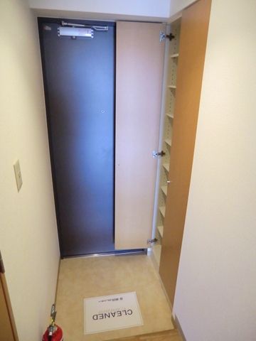 玄関　シューズBOX付