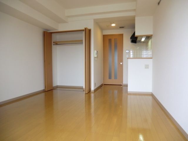 居室・リビング　9.85帖の広々洋室